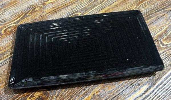 16" X 9.5" CERAMIC BLACK RIPPLE RECTANGLE